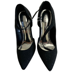 Tevolio  Black Heels embellished size 7 close toed  New Never Worn